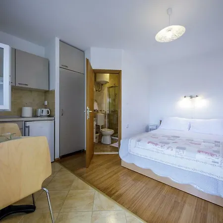 Anica Guest house